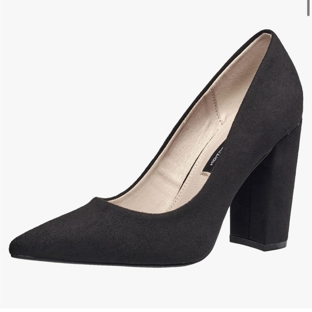 Elegant Black Women's Pumps